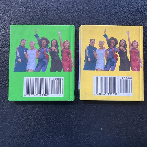 Vtg Spice Girls. Sporty and Scary Spice Little books. Excellent condition. - Picture 2 of 2